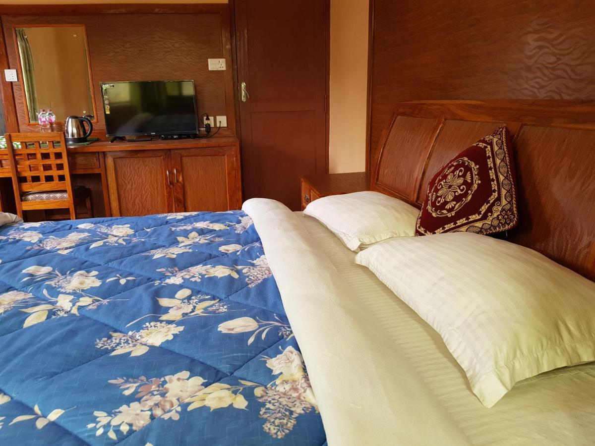 Hotel Diplomat Покхара Экстерьер фото